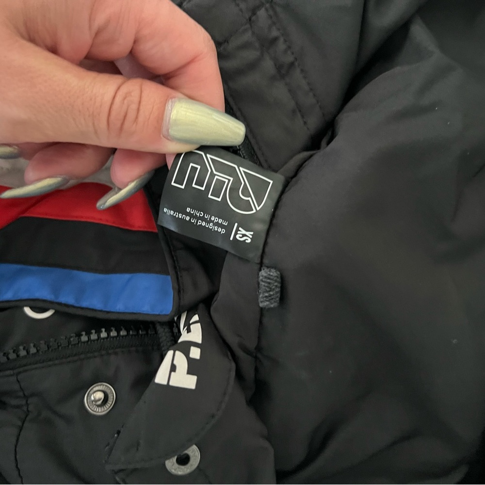 Windbreaker - Picture 2 of 7